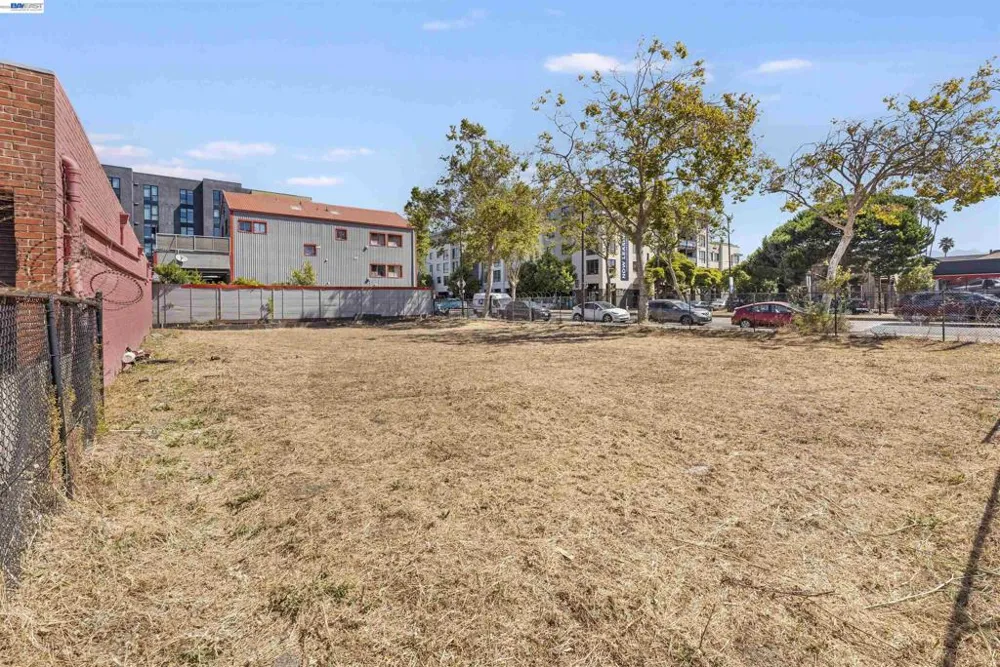 3020 San Pablo Ave Berkeley, CA 94702