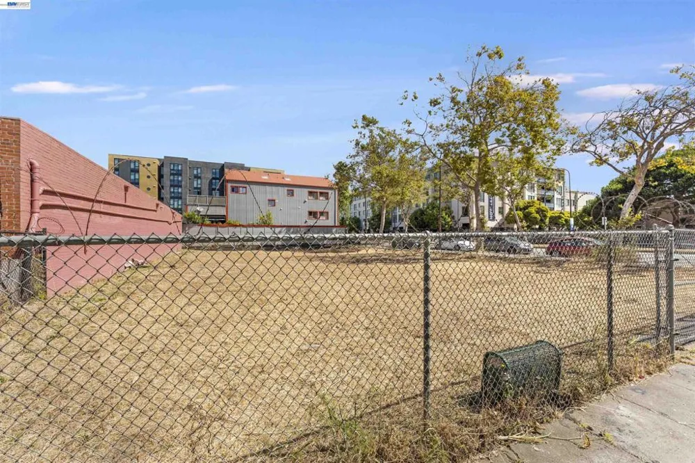 3020 San Pablo Ave Berkeley, CA 94702