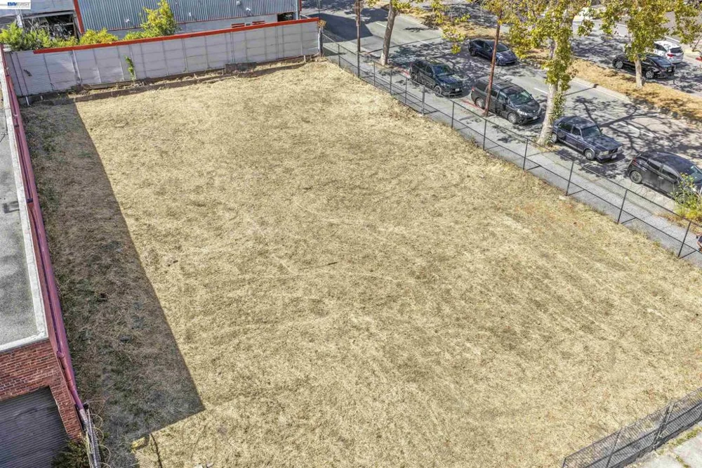3020 San Pablo Ave Berkeley, CA 94702