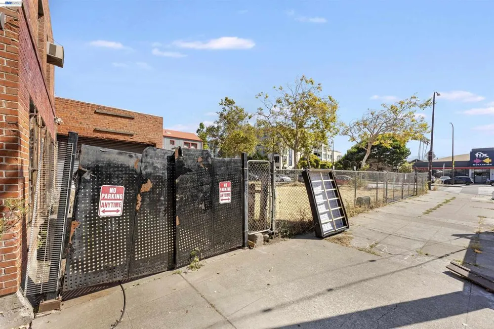 3020 San Pablo Ave Berkeley, CA 94702