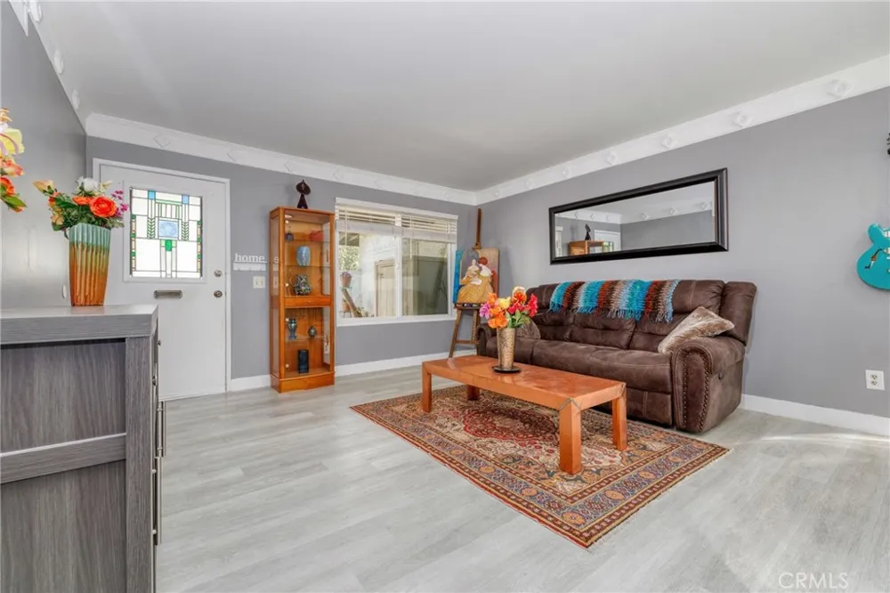 19368 Avenue Of The Oaks Newhall, CA 91321