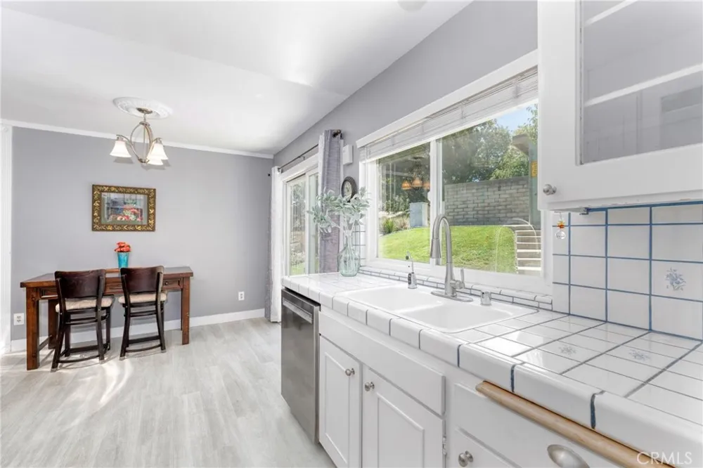 19368 Avenue Of The Oaks Newhall, CA 91321