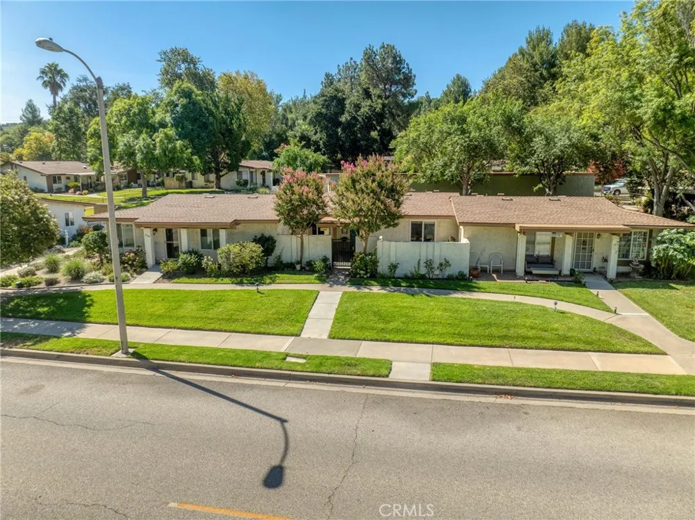19368 Avenue Of The Oaks Newhall, CA 91321