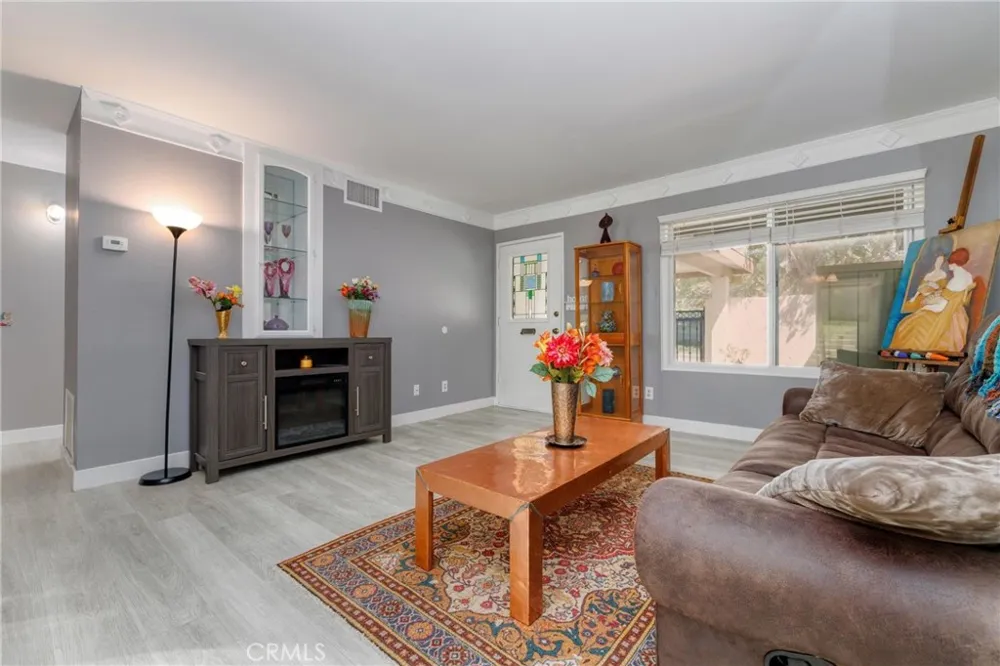 19368 Avenue Of The Oaks Newhall, CA 91321