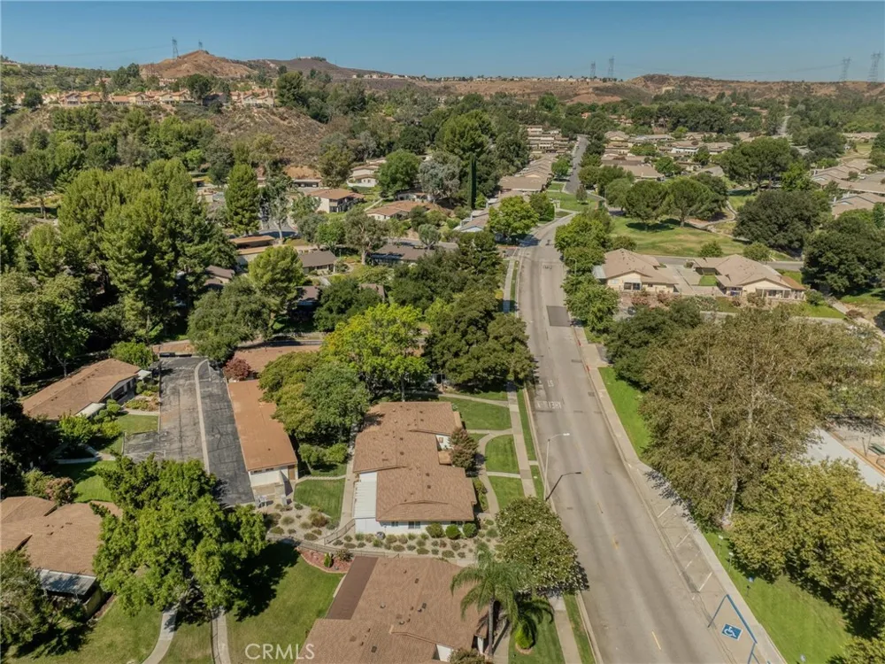 19368 Avenue Of The Oaks Newhall, CA 91321
