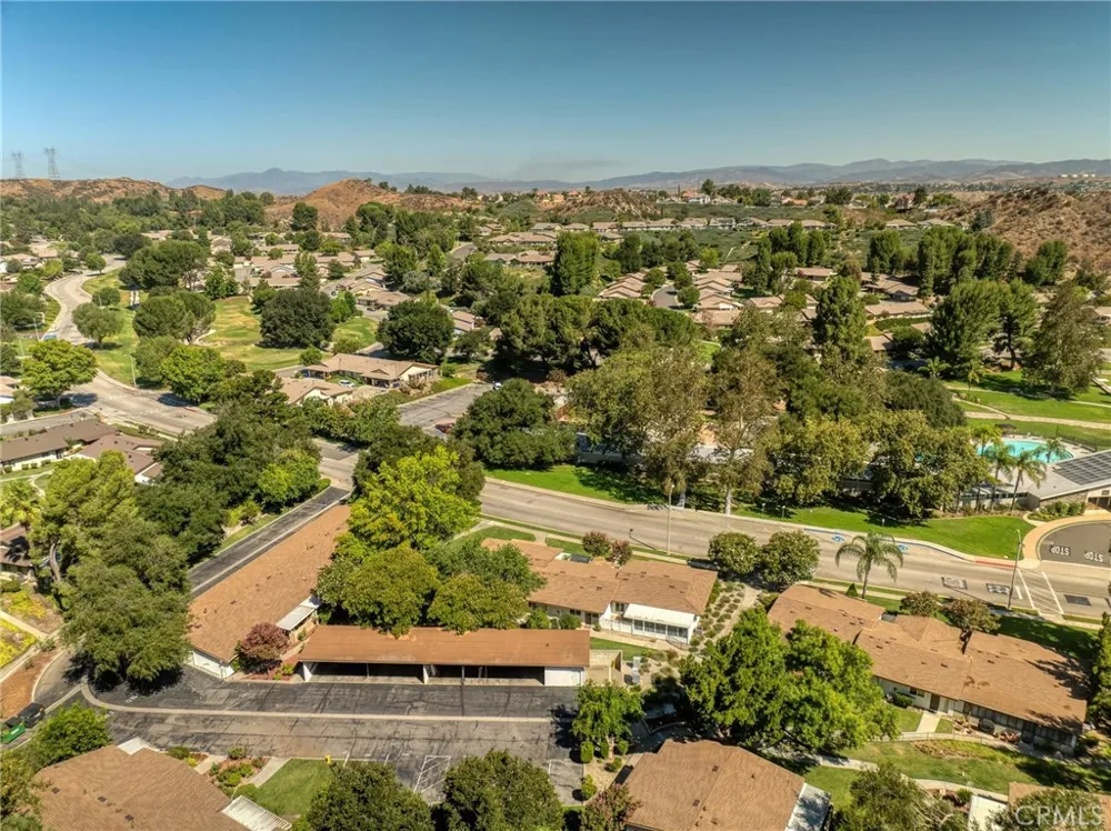 19368 Avenue Of The Oaks Newhall, CA 91321