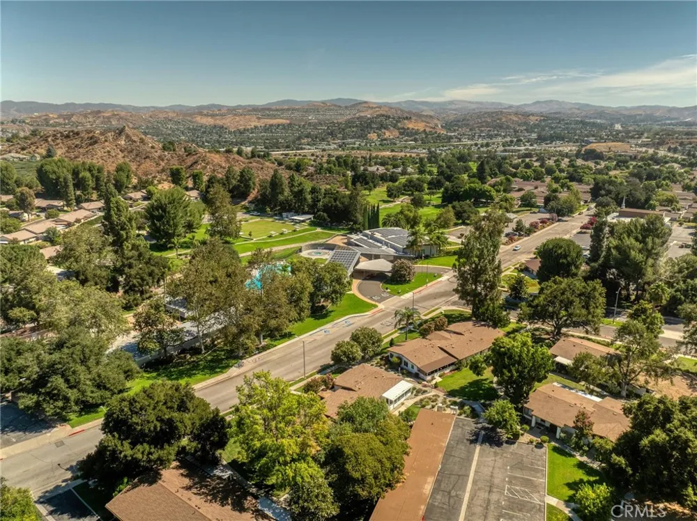 19368 Avenue Of The Oaks Newhall, CA 91321
