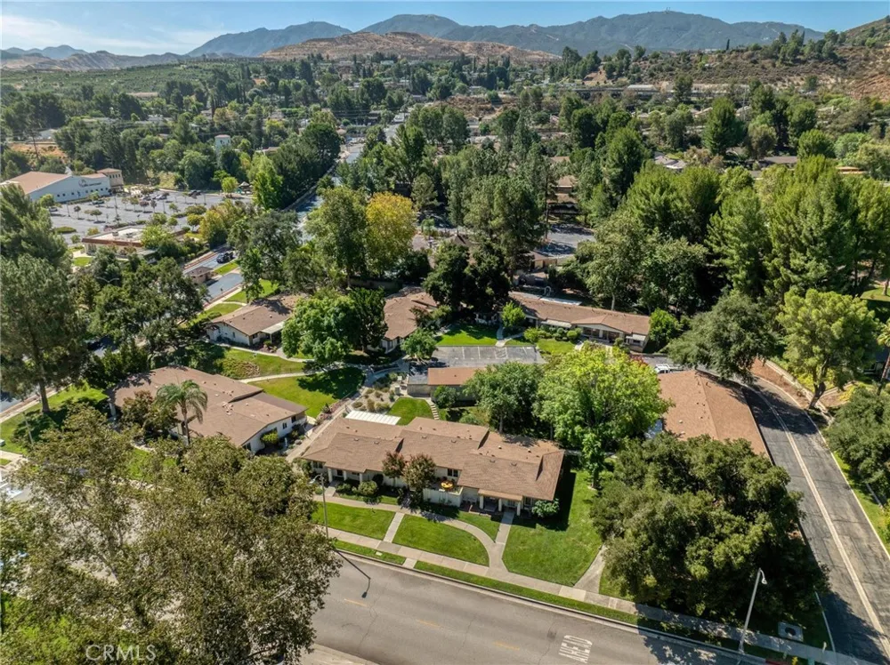 19368 Avenue Of The Oaks Newhall, CA 91321