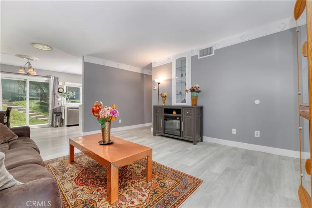 19368 Avenue Of The Oaks Newhall, CA 91321