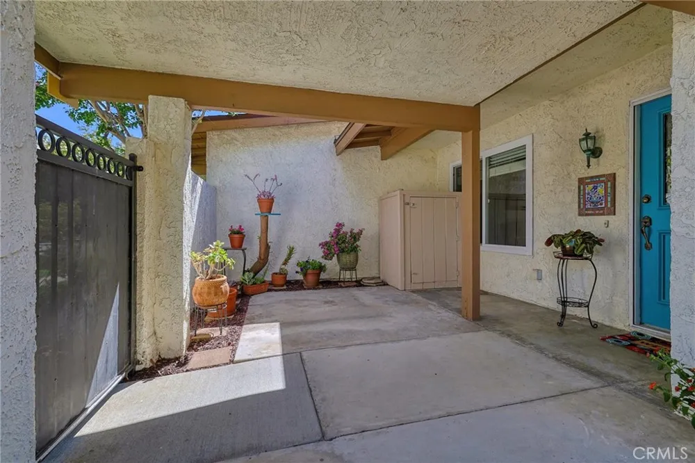 19368 Avenue Of The Oaks Newhall, CA 91321