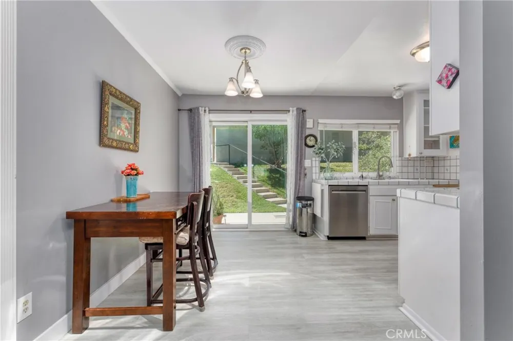 19368 Avenue Of The Oaks Newhall, CA 91321