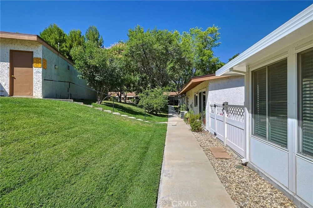 19368 Avenue Of The Oaks Newhall, CA 91321