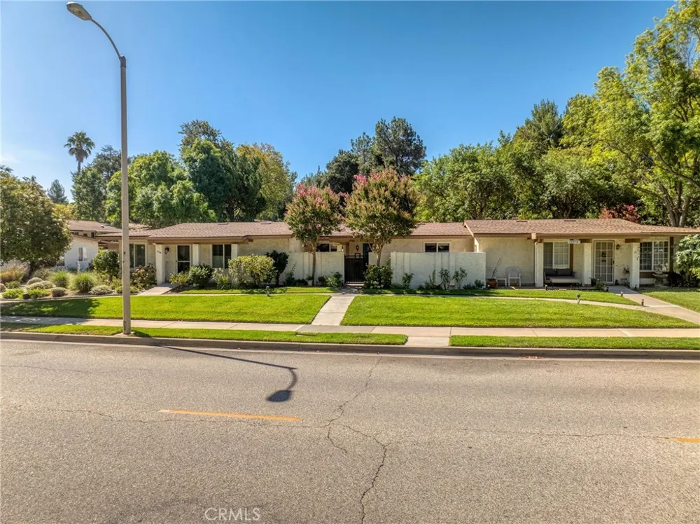 19368 Avenue Of The Oaks Newhall, CA 91321