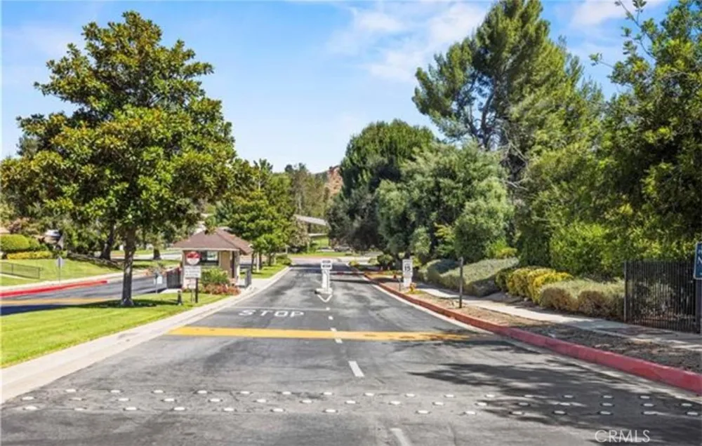 19368 Avenue Of The Oaks Newhall, CA 91321
