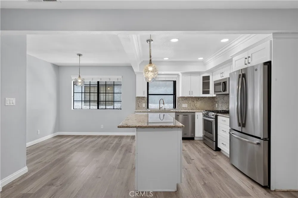 1221 Sycamore #5 Los Angeles, CA 90038