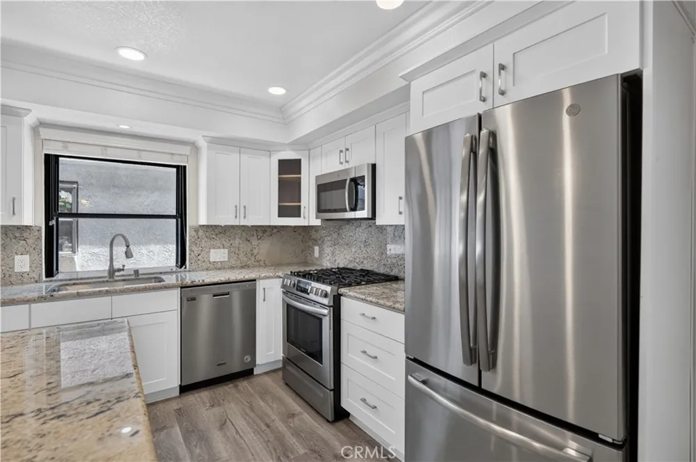 1221 Sycamore #5 Los Angeles, CA 90038