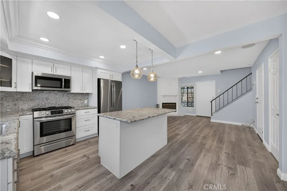 1221 Sycamore #5 Los Angeles, CA 90038