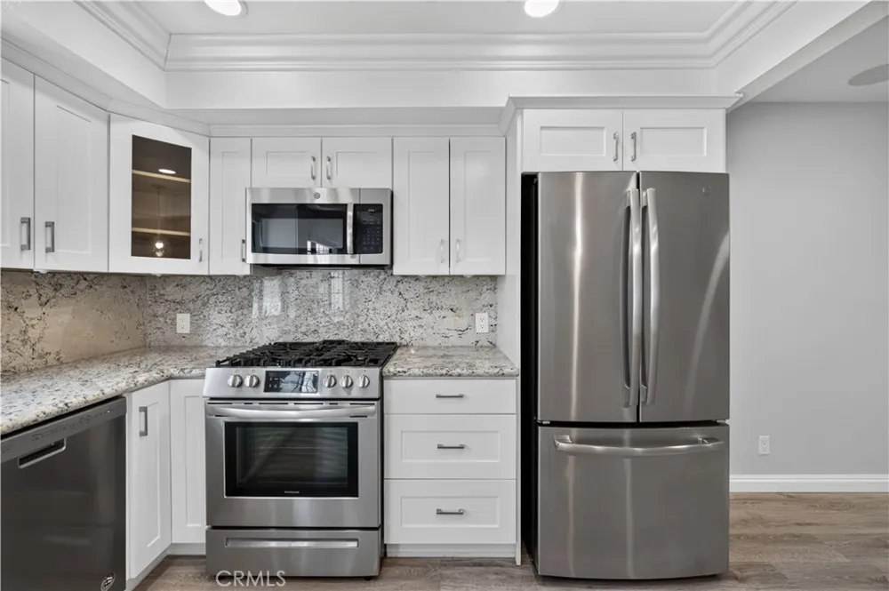 1221 Sycamore #5 Los Angeles, CA 90038