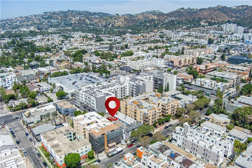 1221 Sycamore #5 Los Angeles, CA 90038