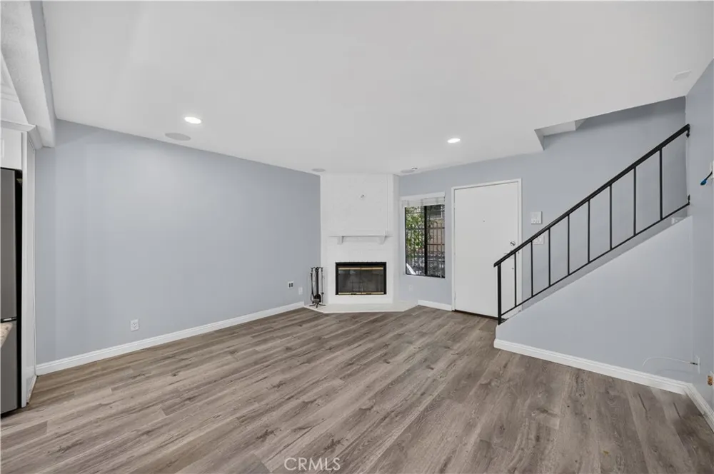 1221 Sycamore #5 Los Angeles, CA 90038