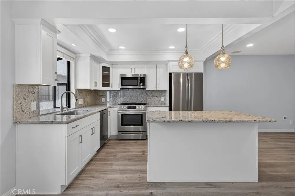 1221 Sycamore #5 Los Angeles, CA 90038