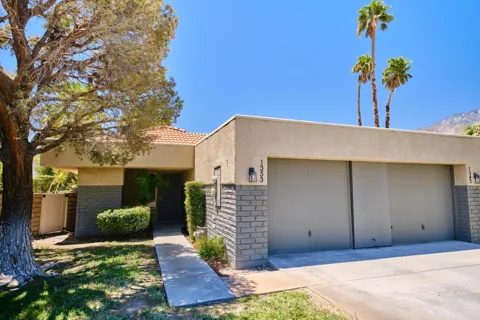 1353 Sunflower Circle