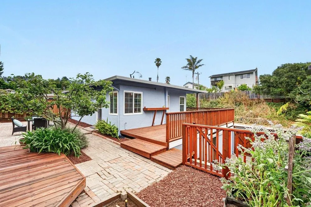 1585 San Andreas Road Watsonville, CA 95076