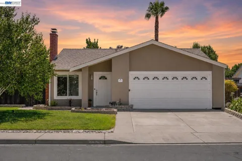 4185 Bishop Pine Way