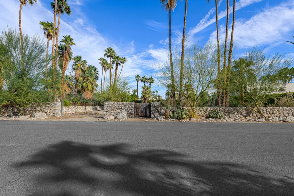 430 Patencio Road Palm Springs, CA 92262