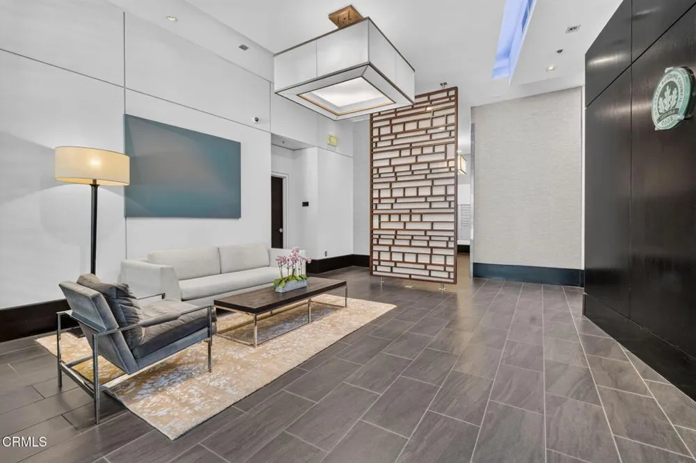 1100 S Hope Street #PH104 Los Angeles, CA 90015