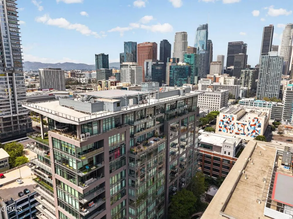 1100 S Hope Street #PH104 Los Angeles, CA 90015