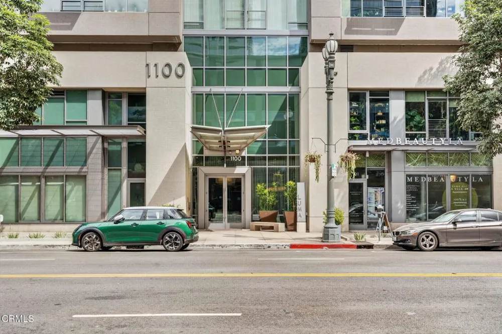 1100 S Hope Street #PH104 Los Angeles, CA 90015