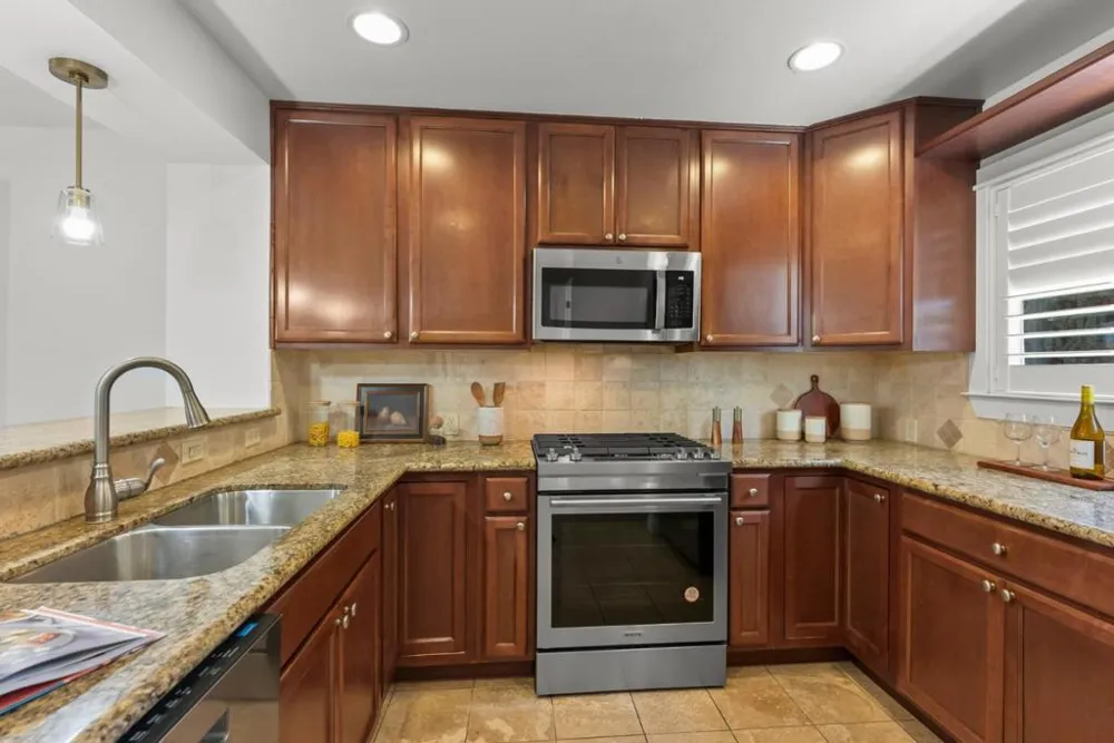 857 Carlisle Way #128 Sunnyvale, CA 94087