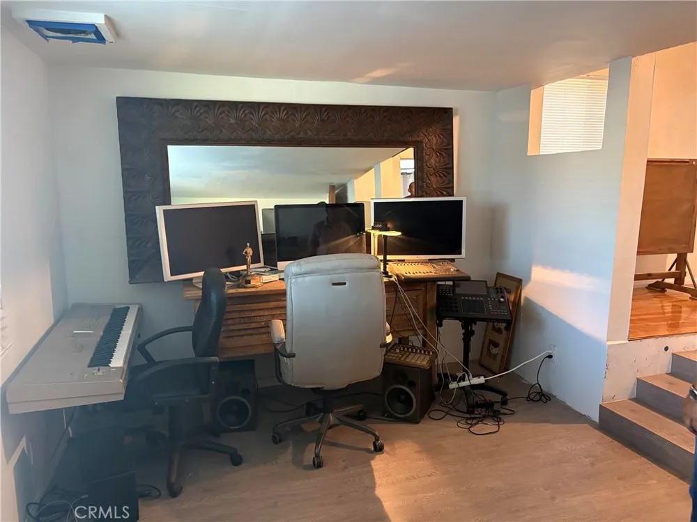 8441 Rincon Avenue Sun Valley, CA 91352