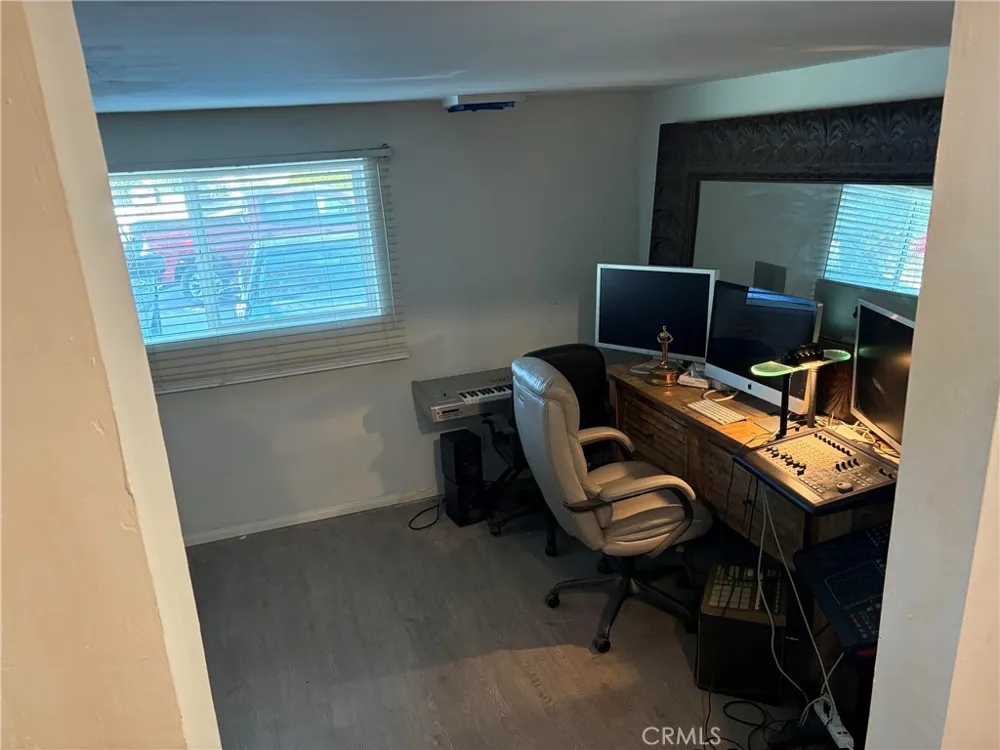 8441 Rincon Avenue Sun Valley, CA 91352