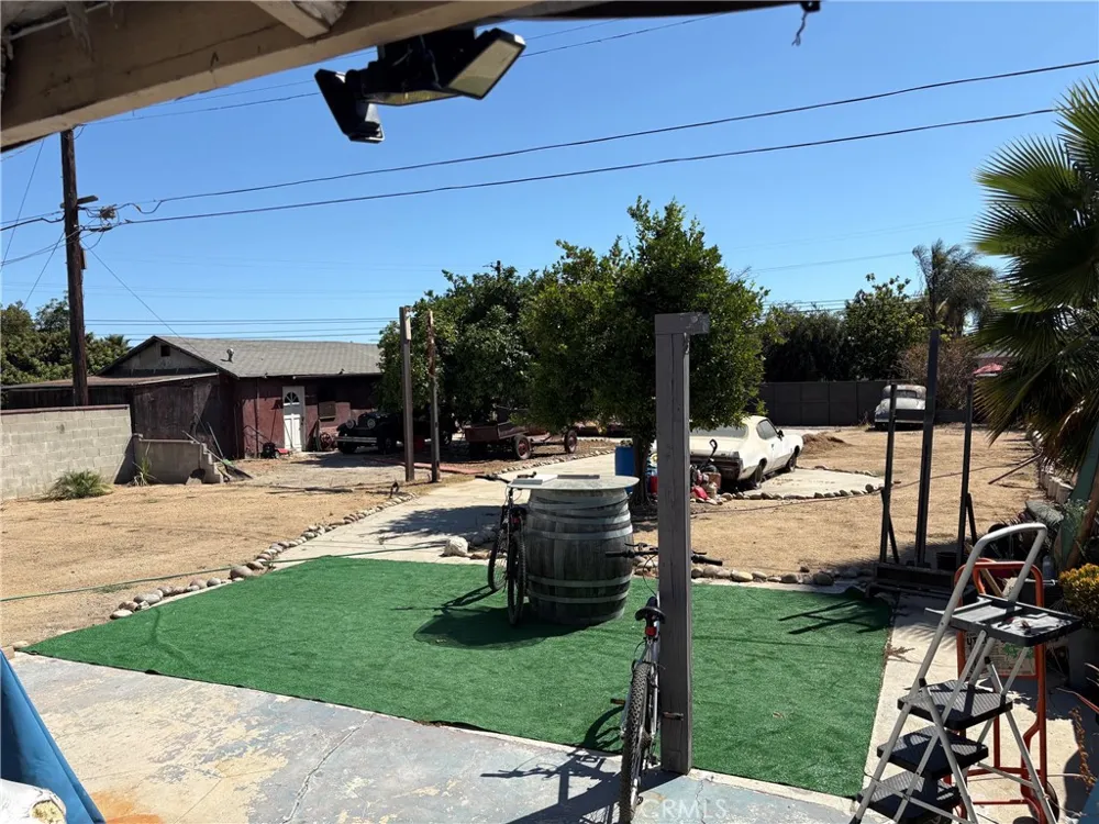 8441 Rincon Avenue Sun Valley, CA 91352