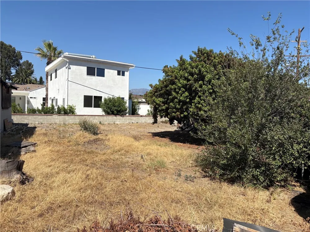 8441 Rincon Avenue Sun Valley, CA 91352