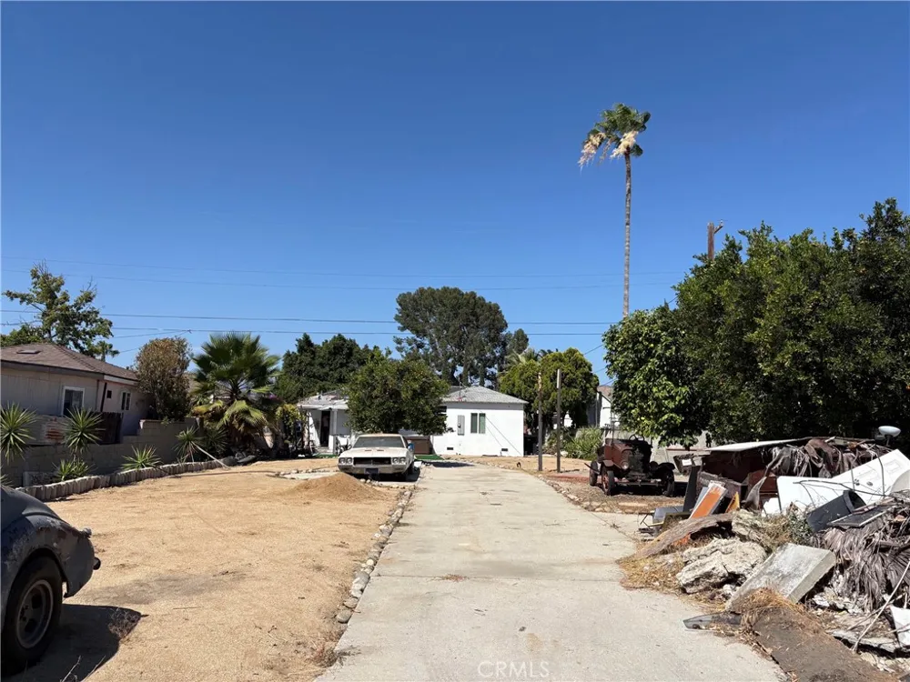 8441 Rincon Avenue Sun Valley, CA 91352