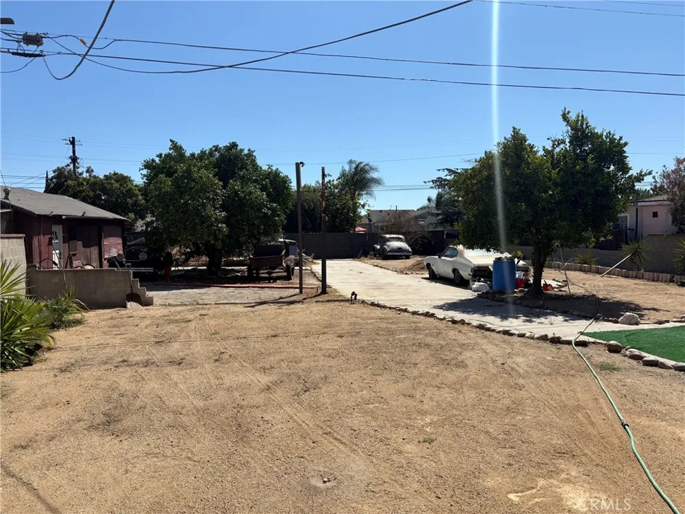 8441 Rincon Avenue Sun Valley, CA 91352
