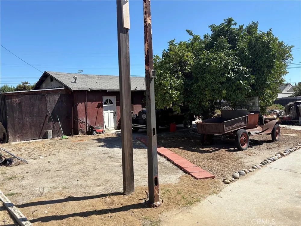 8441 Rincon Avenue Sun Valley, CA 91352