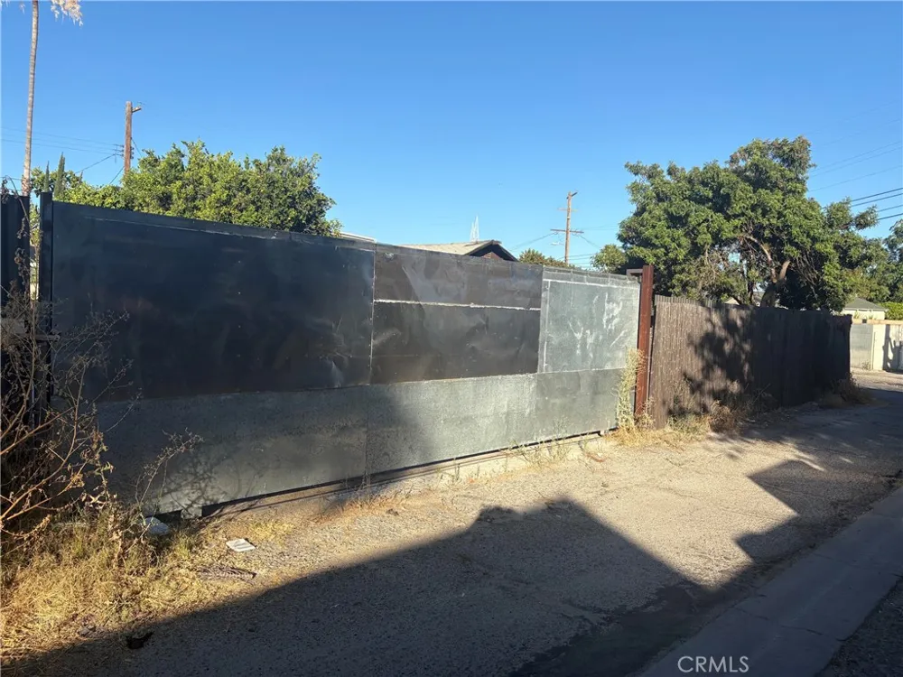 8441 Rincon Avenue Sun Valley, CA 91352