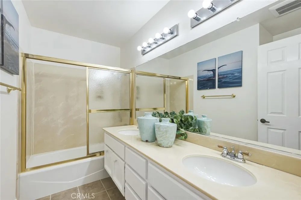 1264 S Lemon Walnut, CA 91789