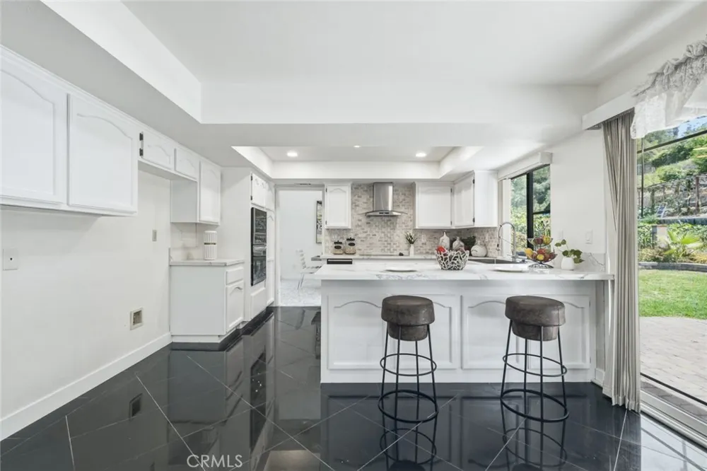 1264 S Lemon Walnut, CA 91789