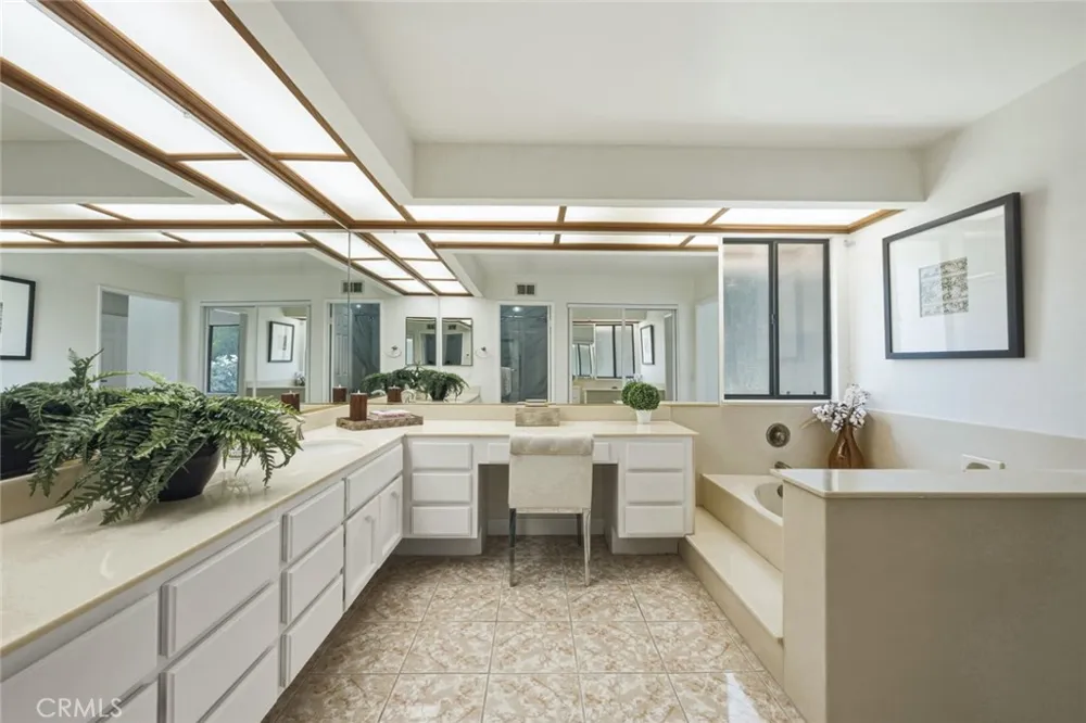 1264 S Lemon Walnut, CA 91789