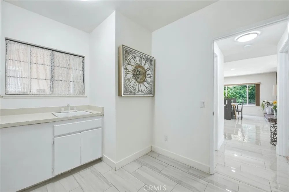 1264 S Lemon Walnut, CA 91789
