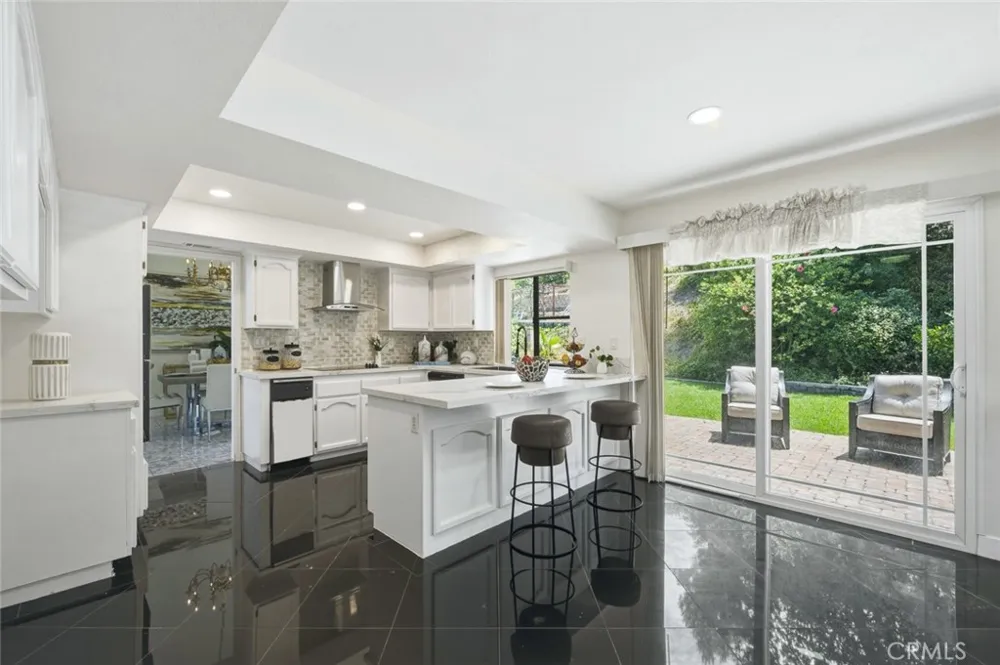 1264 S Lemon Walnut, CA 91789