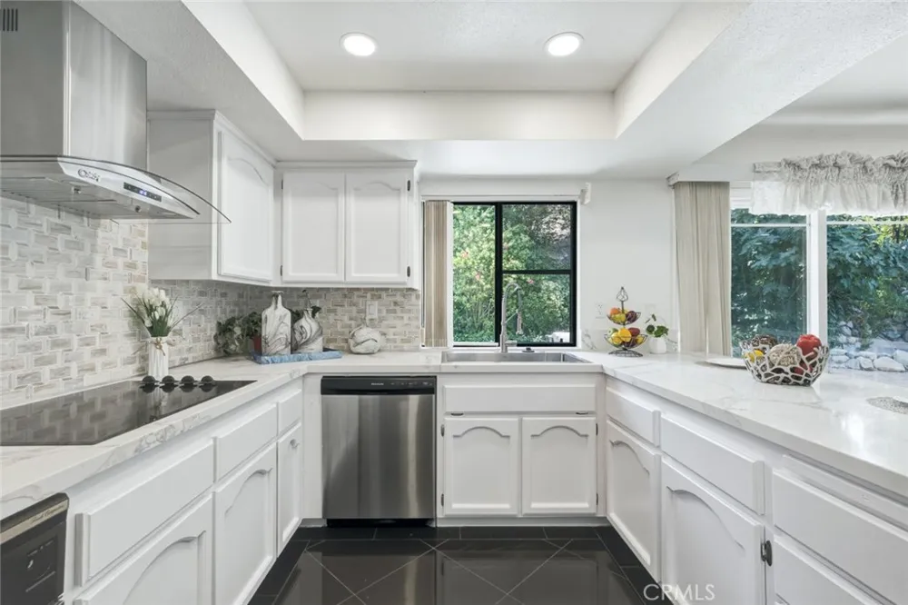 1264 S Lemon Walnut, CA 91789