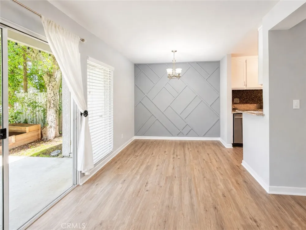 20134 Leadwell #126 Winnetka, CA 91306
