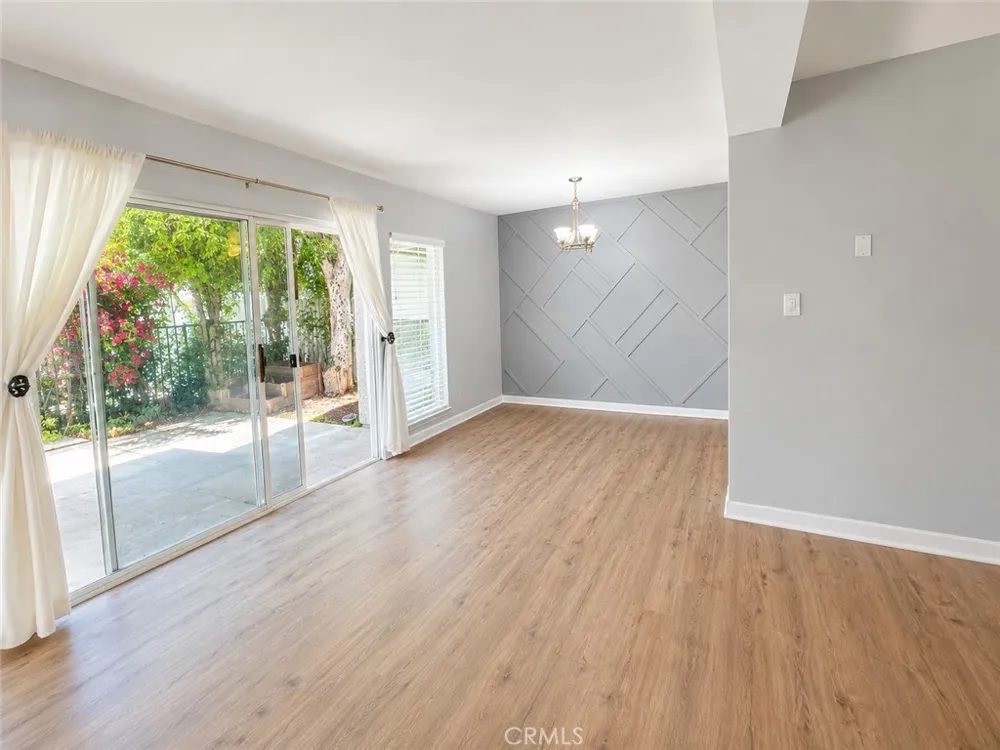 20134 Leadwell #126 Winnetka, CA 91306