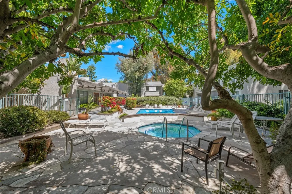 20134 Leadwell #126 Winnetka, CA 91306